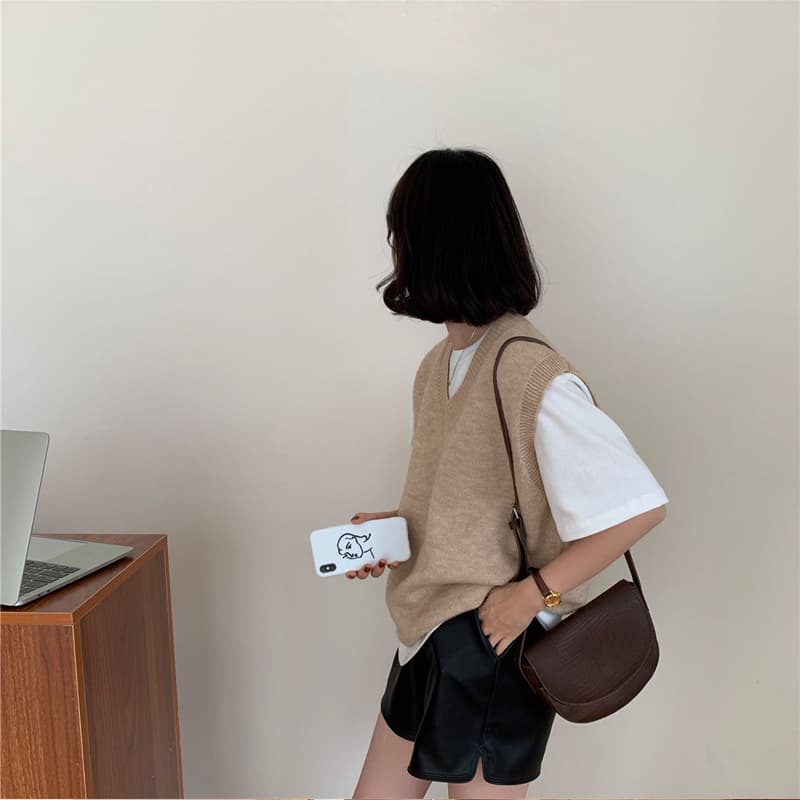 シンプル無地ニットベスト