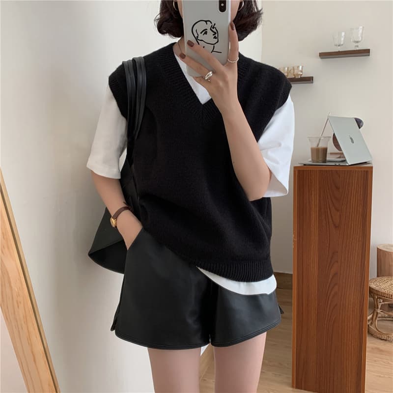 シンプル無地ニットベスト