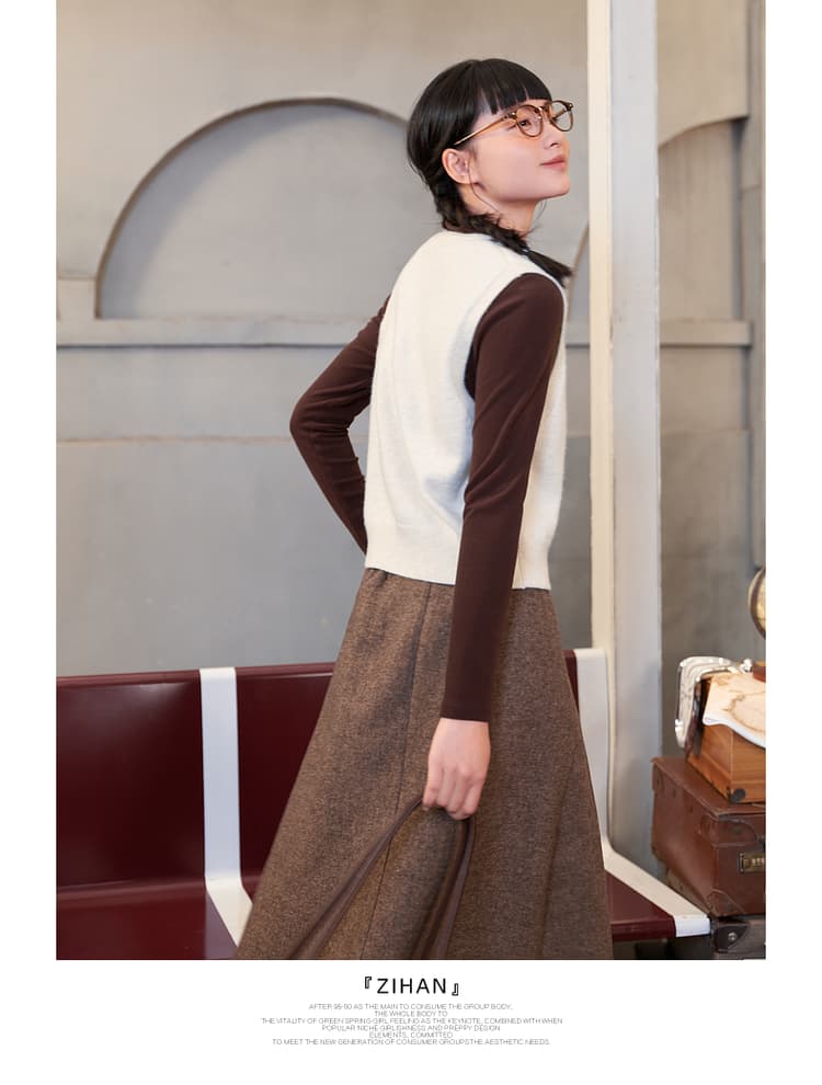 ニットベスト 刺繍入りレトロボタンベスト