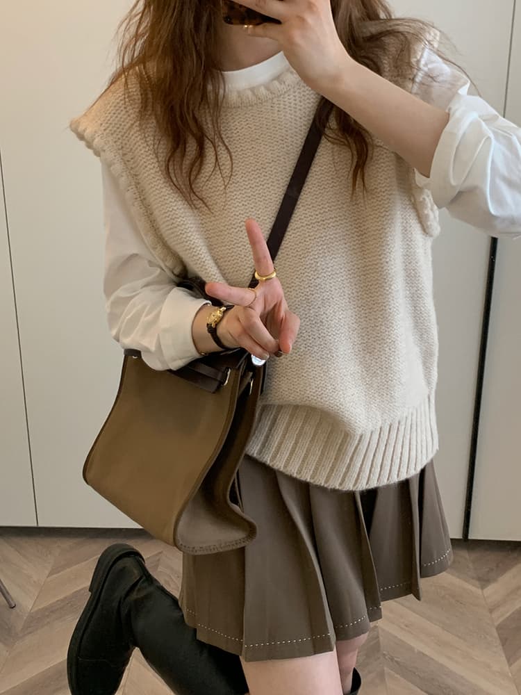 ニットベスト 上品な編み目が美しい袖なしニット重ね着風ワンピース